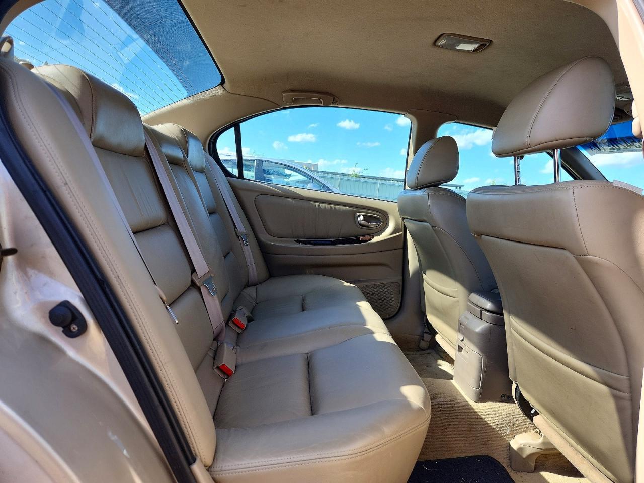 2003 NISSAN Maxima