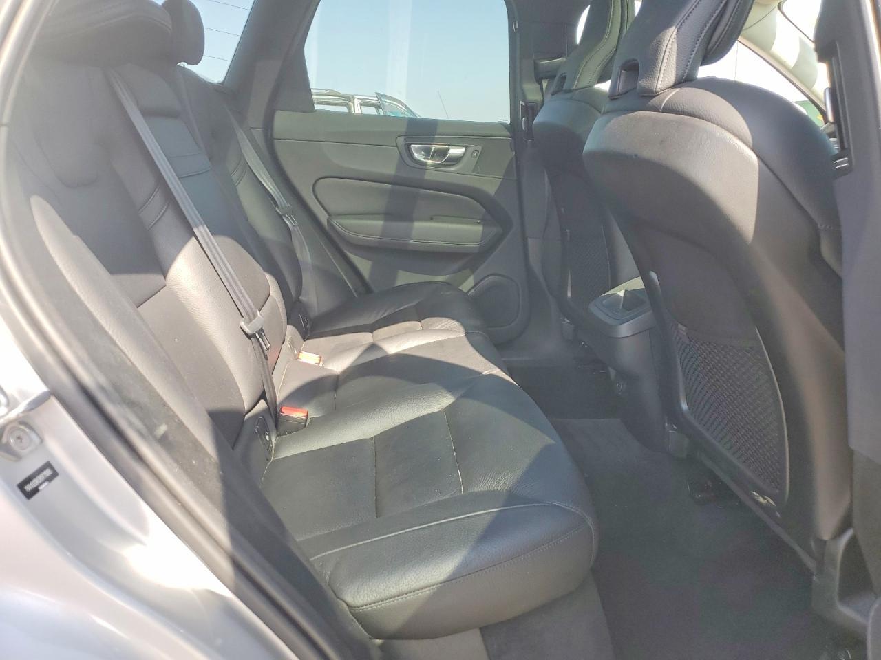 2021 VOLVO XC60