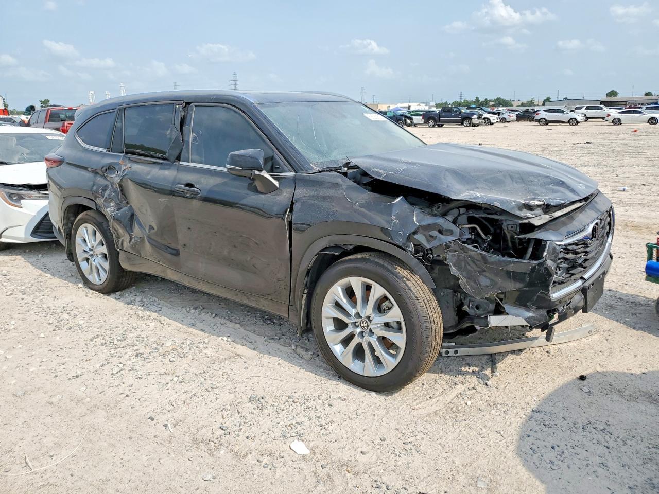 2026 TOYOTA HIGHLANDER