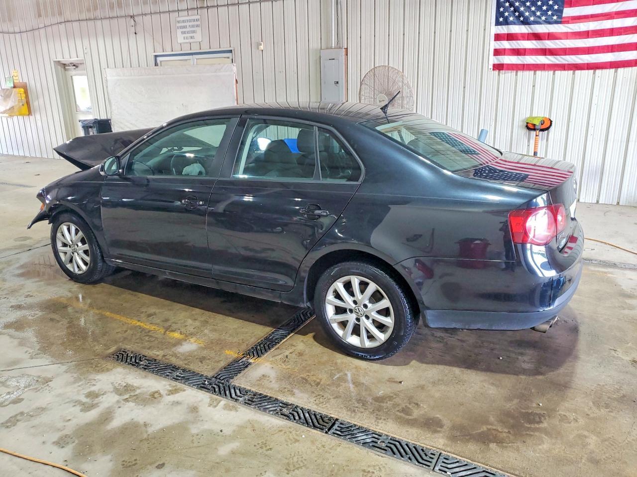 2010 VOLKSWAGEN JETTA
