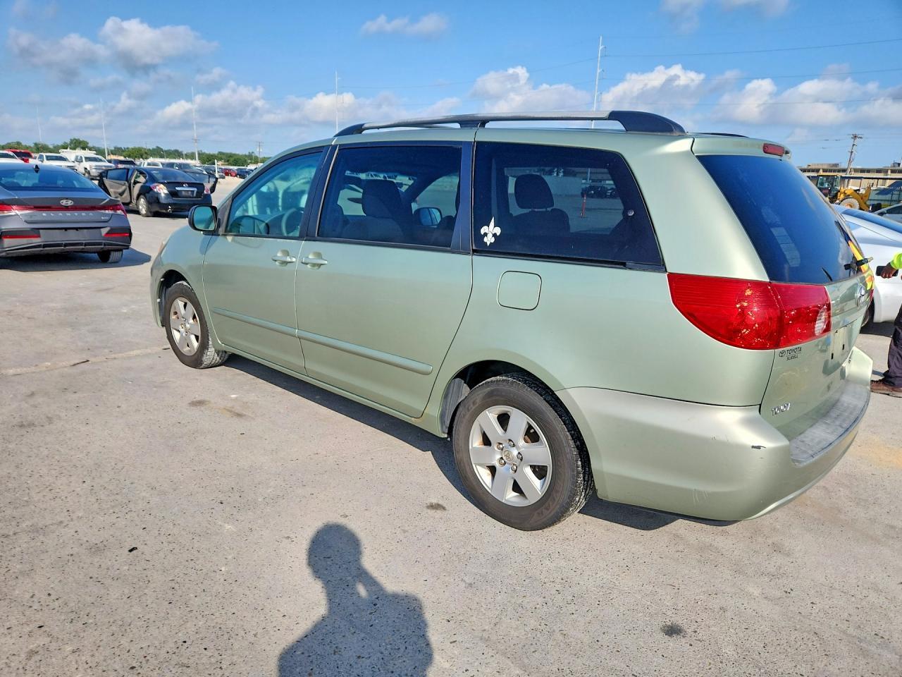 2009 TOYOTA SIENNA