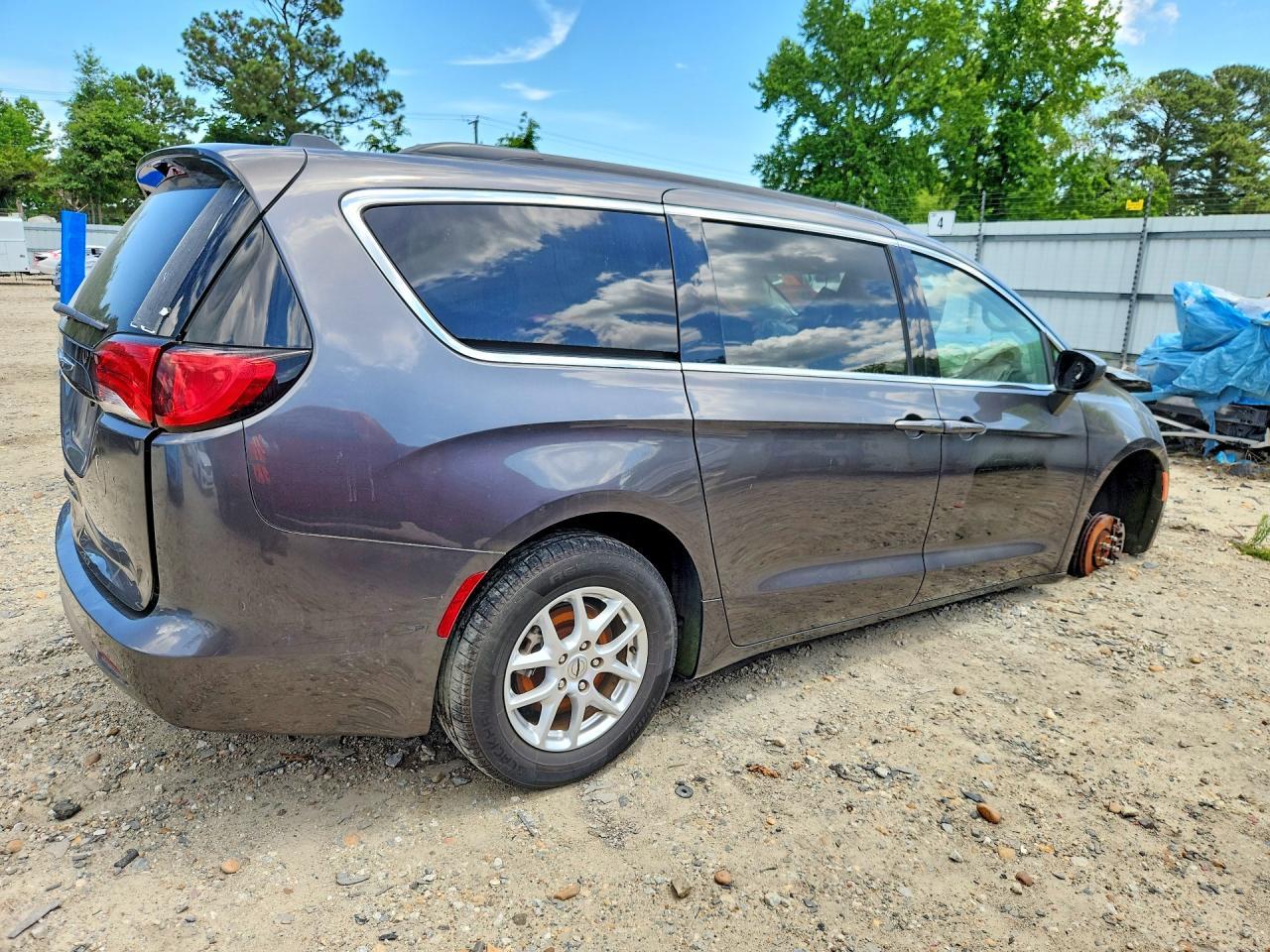 2021 CHRYSLER Voyager