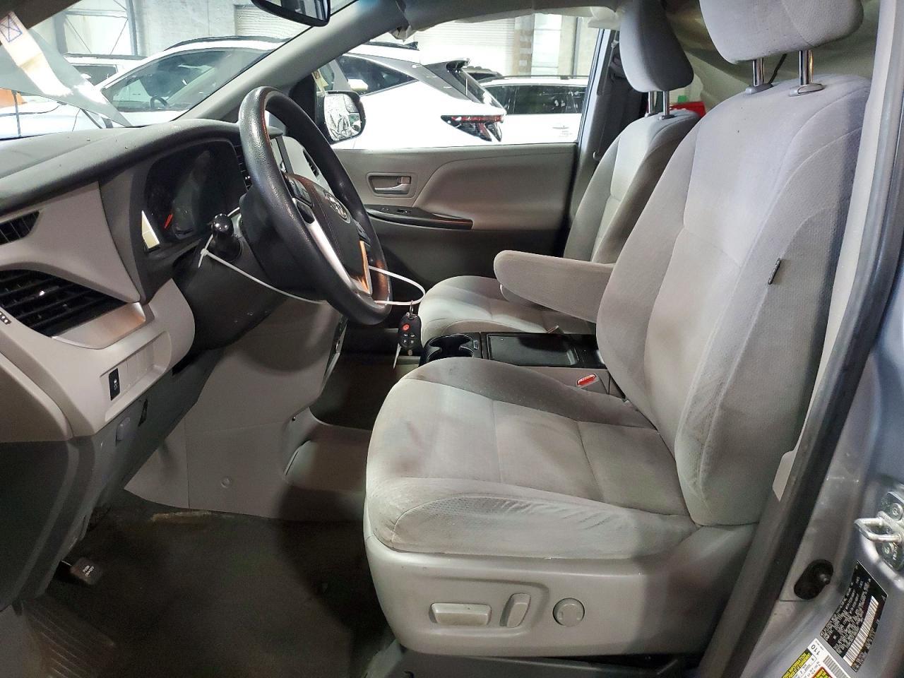 2015 TOYOTA SIENNA