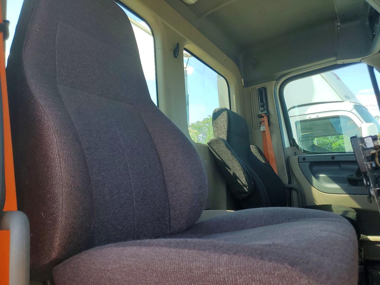 2018 FREIGHTLINER Cascadia 113