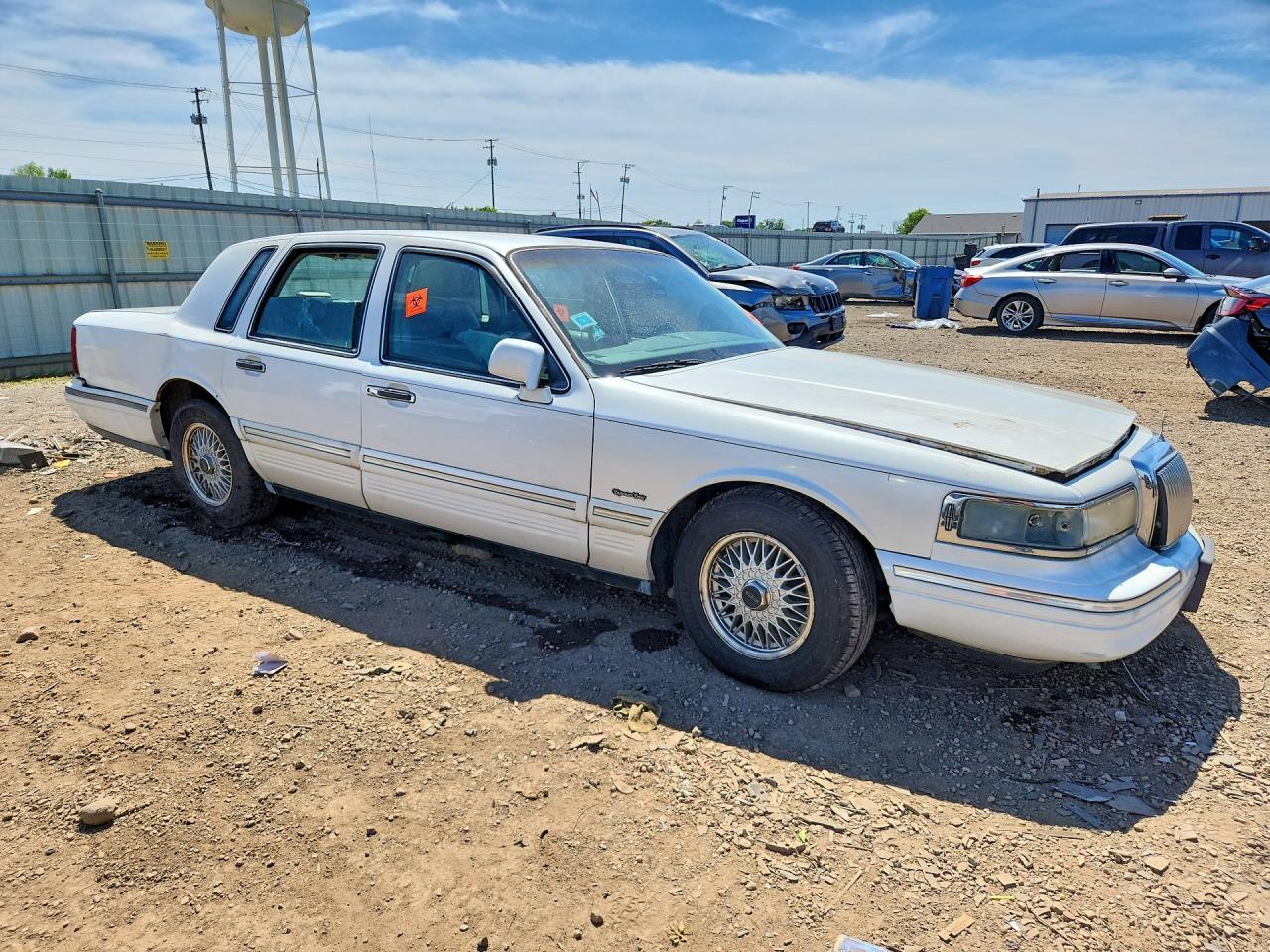 1997 LINCOLN Town Car