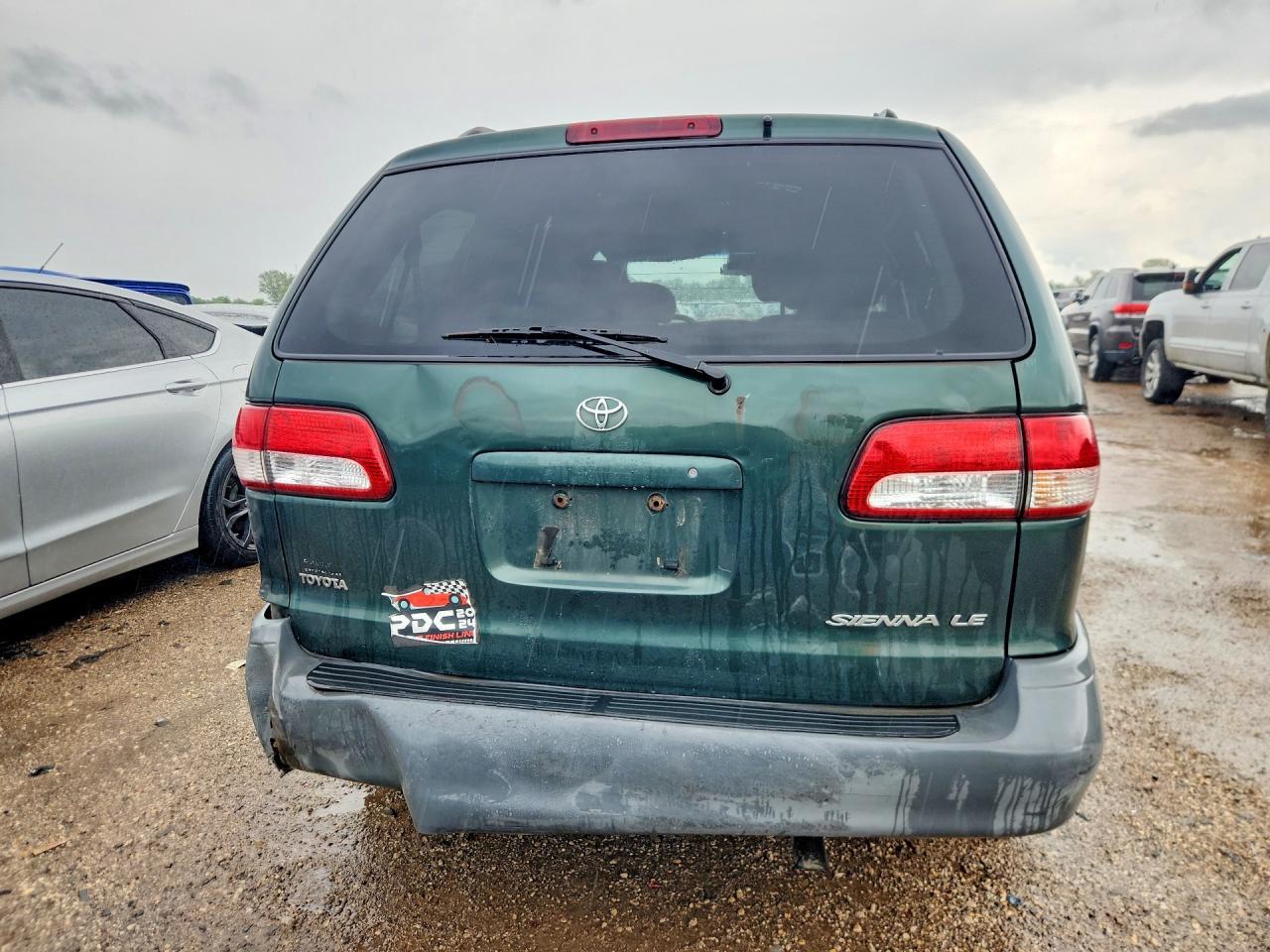 2001 TOYOTA SIENNA
