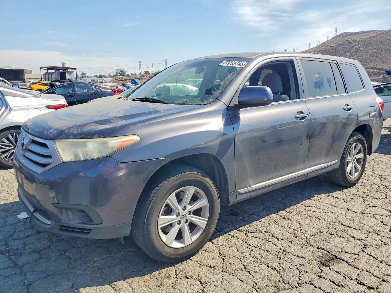 2013 TOYOTA HIGHLANDER