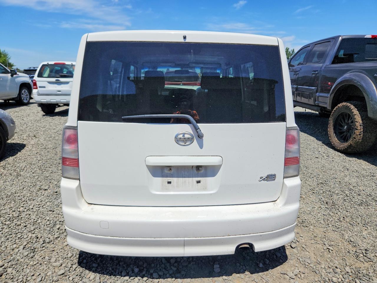 2005 TOYOTA SCION