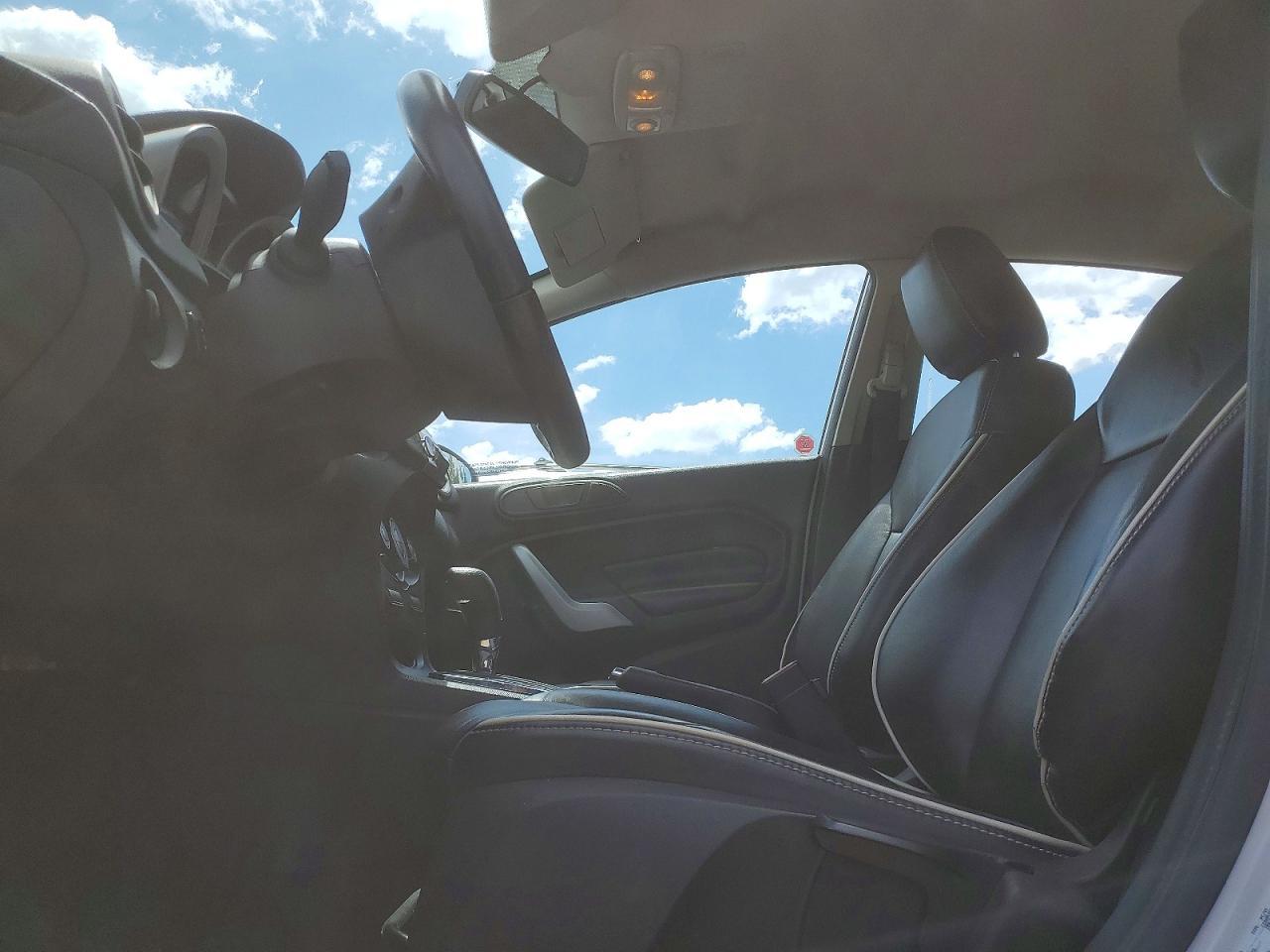 2011 FORD Fiesta