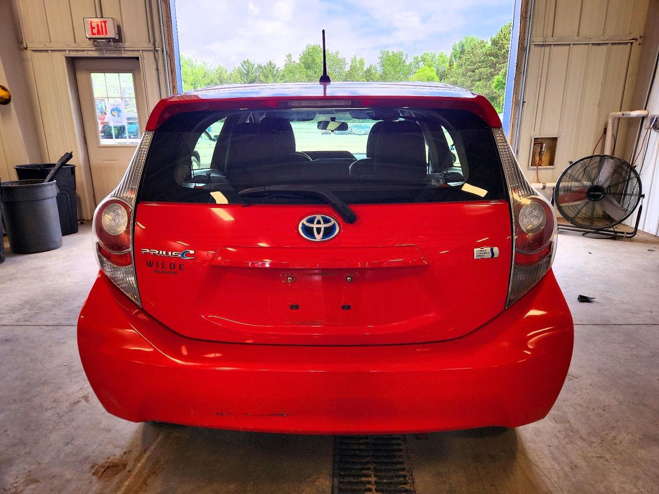2014 TOYOTA Prius c