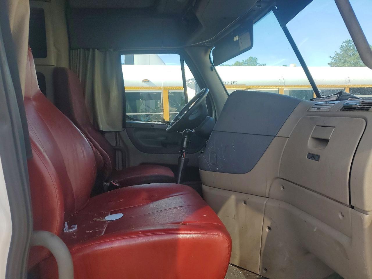 2019 FREIGHTLINER CASCADIA