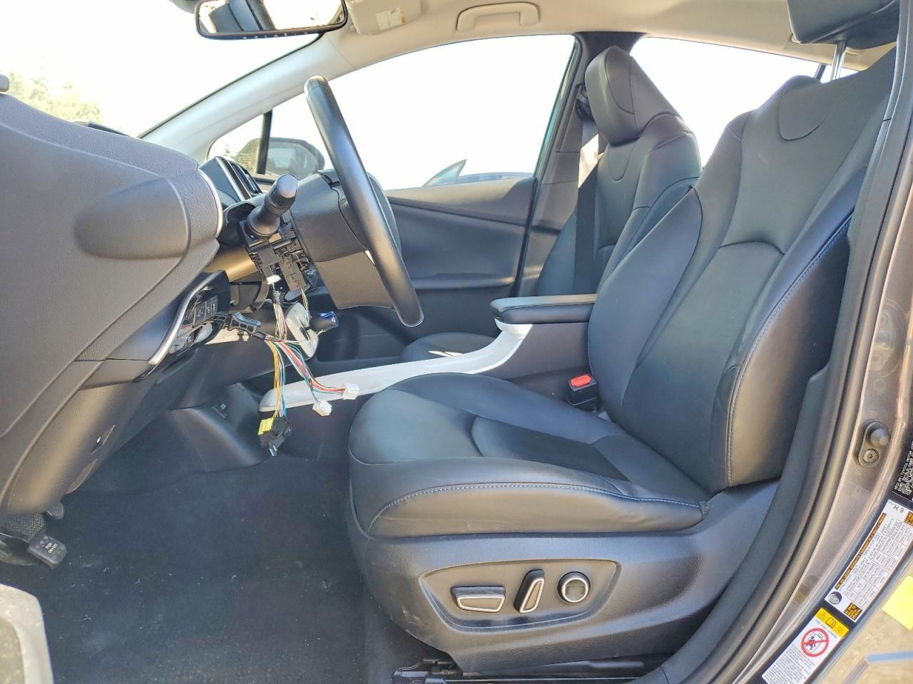 2016 TOYOTA PRIUS