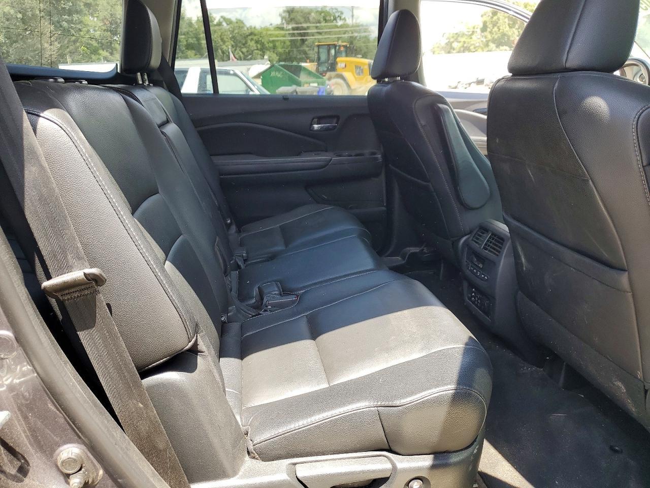 2017 HONDA PILOT