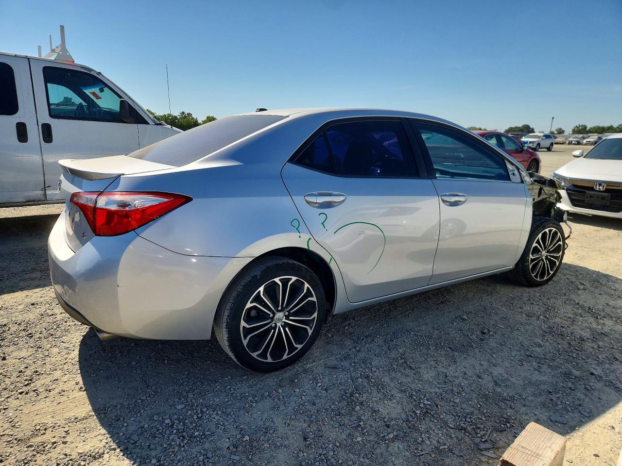 2015 TOYOTA COROLLA