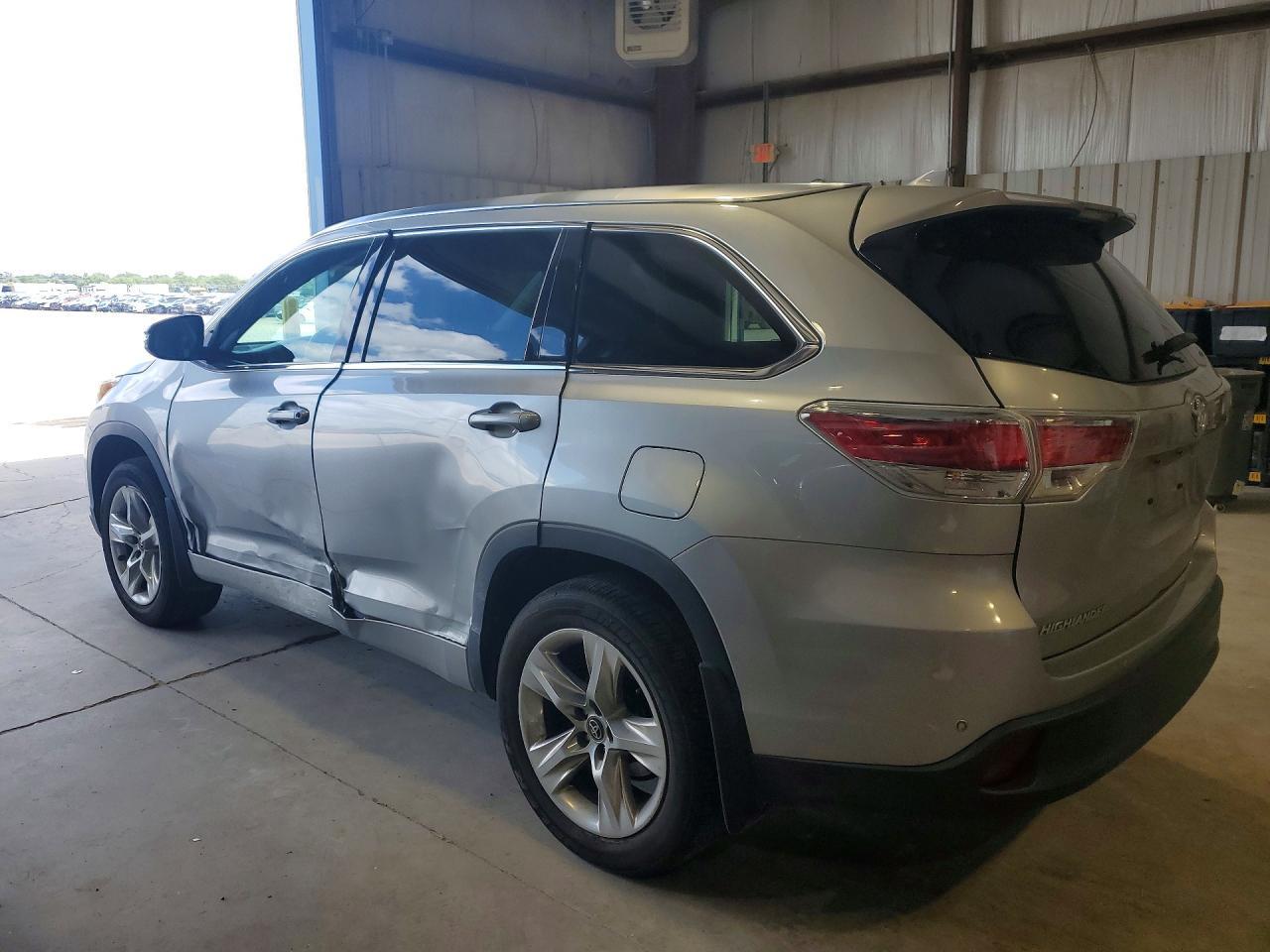 2016 TOYOTA HIGHLANDER