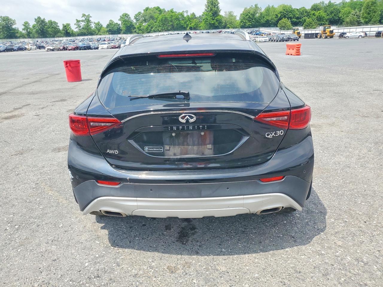 2017 INFINITI QX30