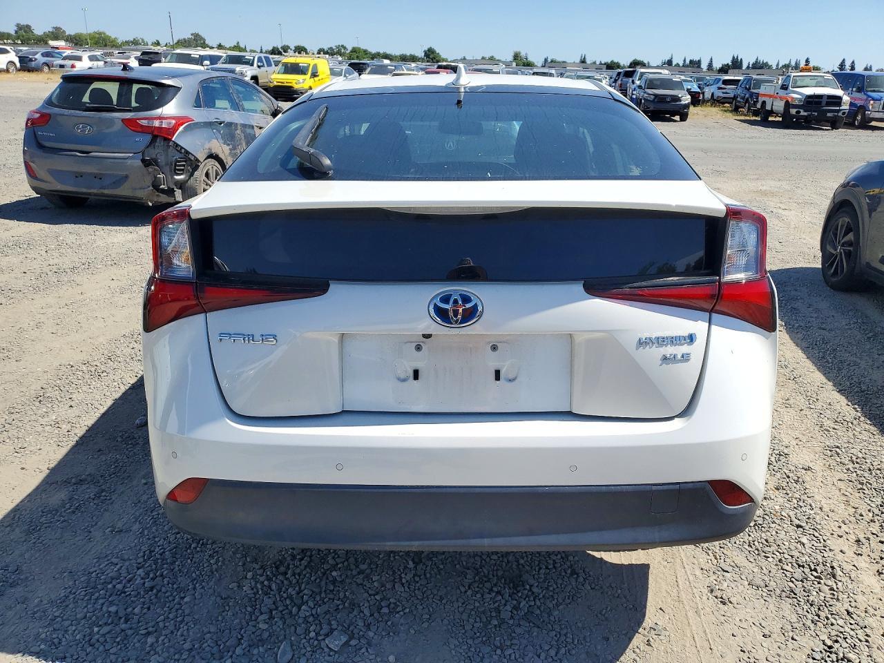 2019 TOYOTA PRIUS