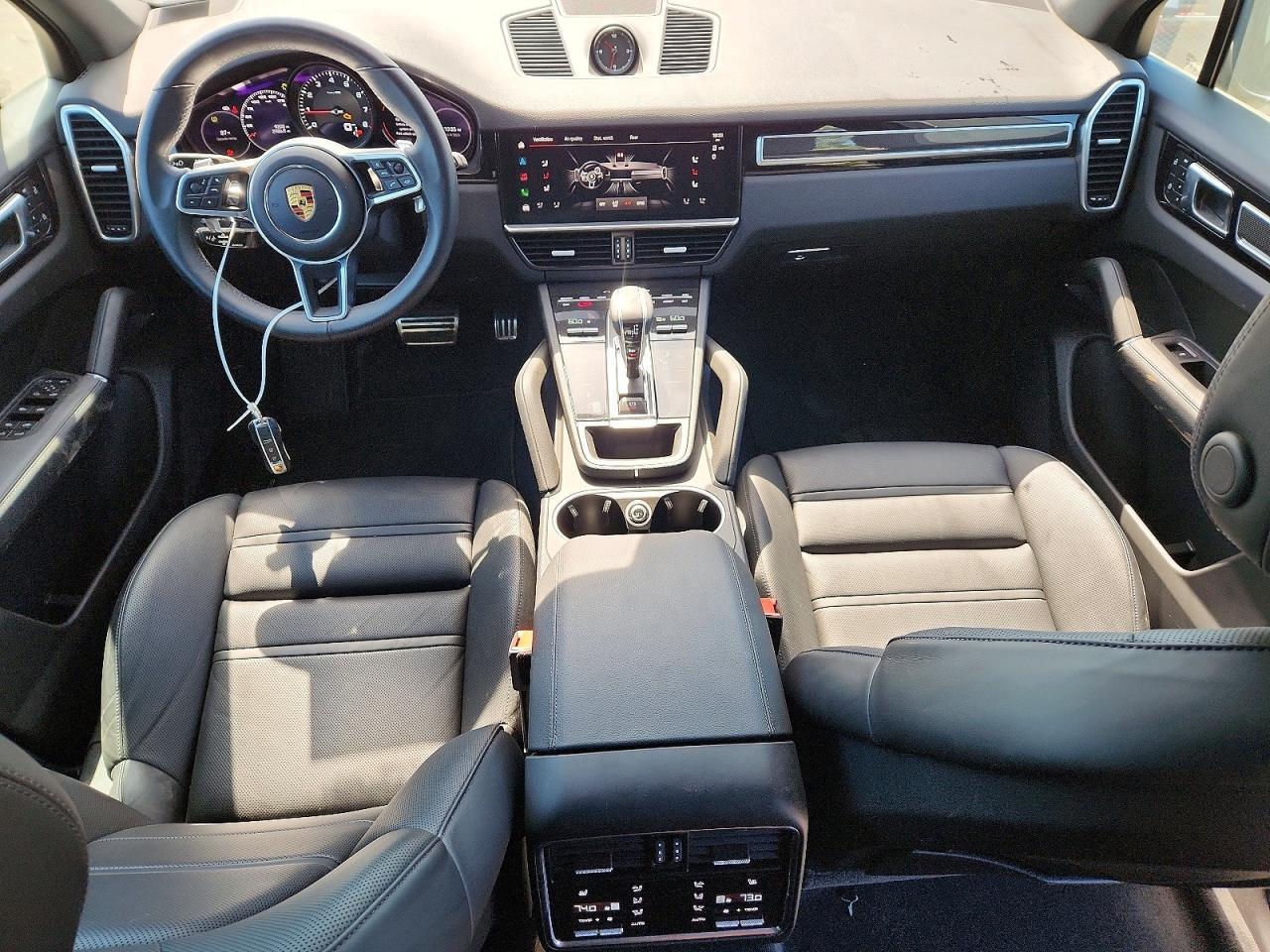 2022 PORSCHE CAYENNE