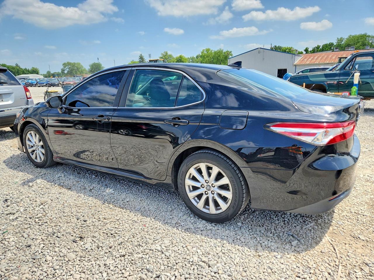 2018 TOYOTA CAMRY