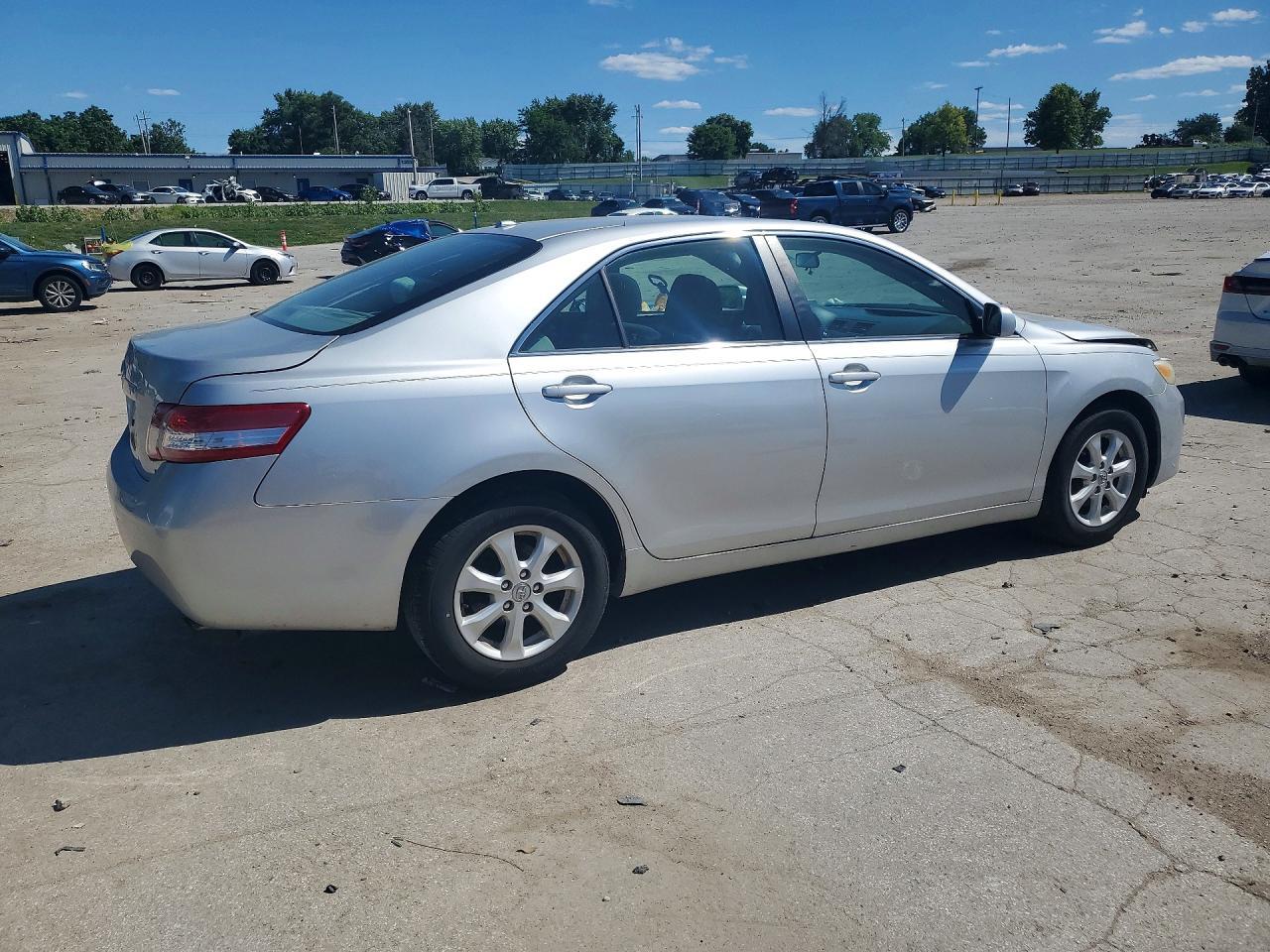 2011 TOYOTA CAMRY