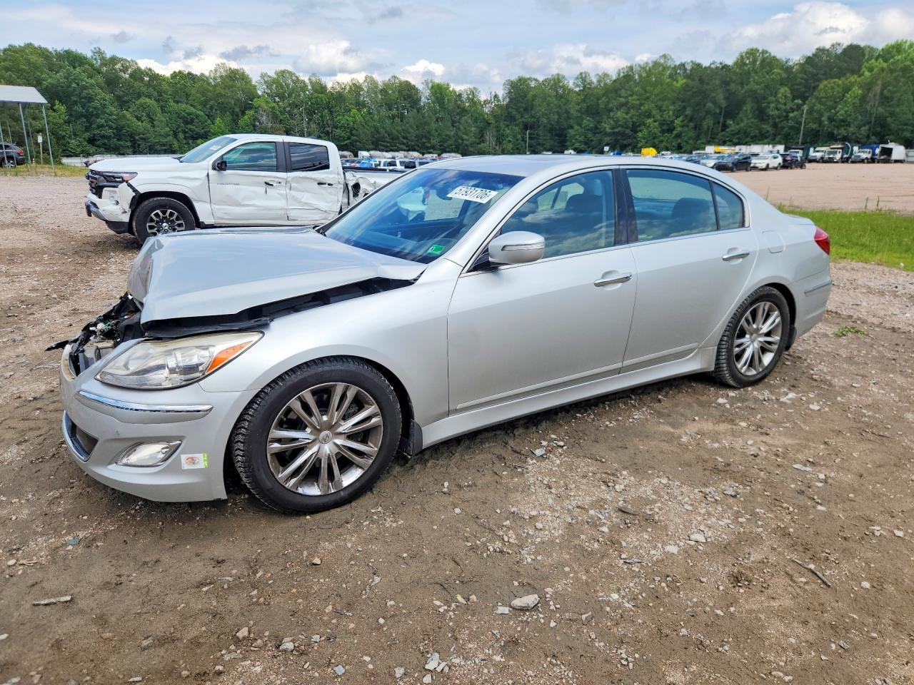 2013 HYUNDAI GENESIS