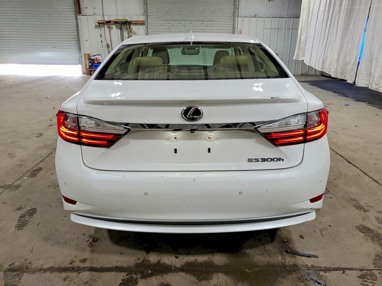 2016 LEXUS ES 300H