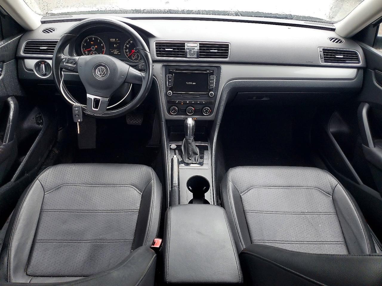 2015 VOLKSWAGEN Passat
