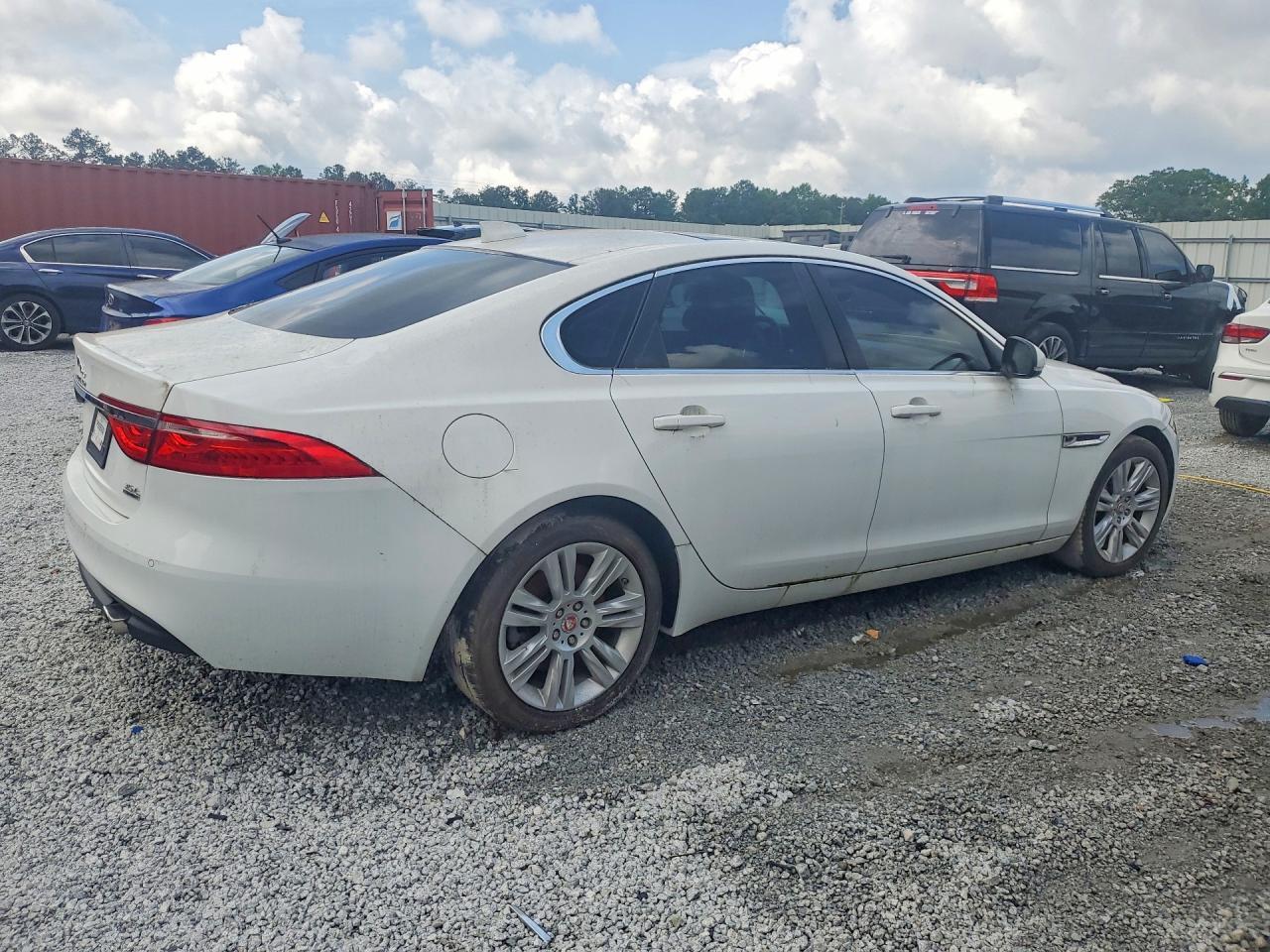 2016 JAGUAR XF