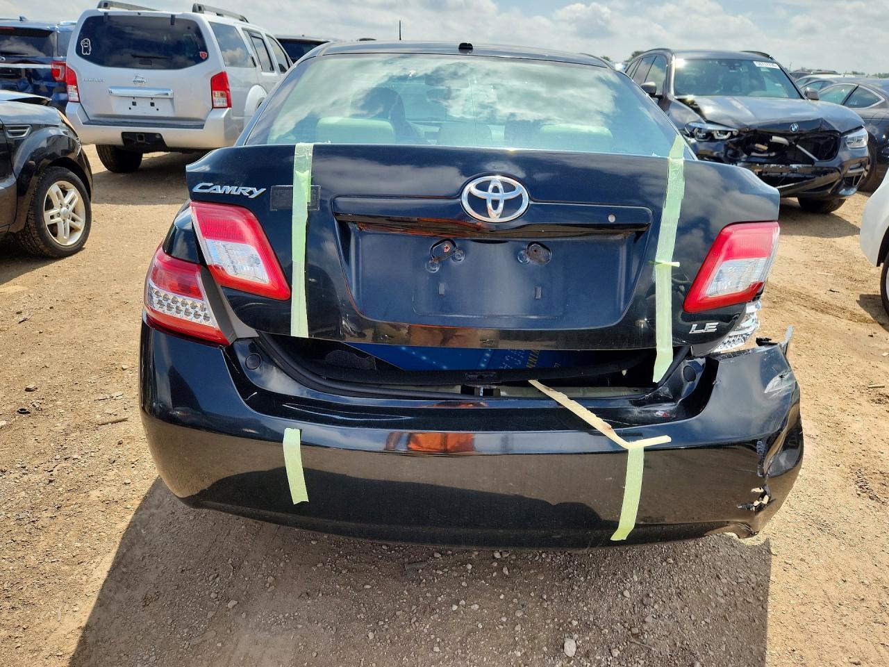2011 TOYOTA CAMRY