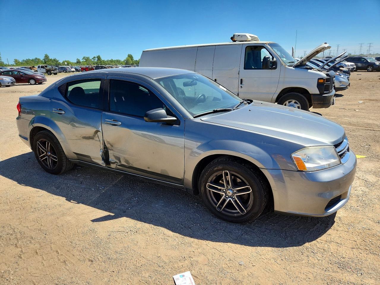 2013 DODGE Avenger