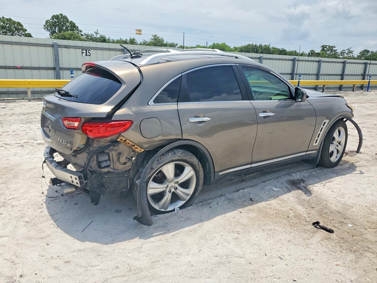 2010 INFINITI FX35
