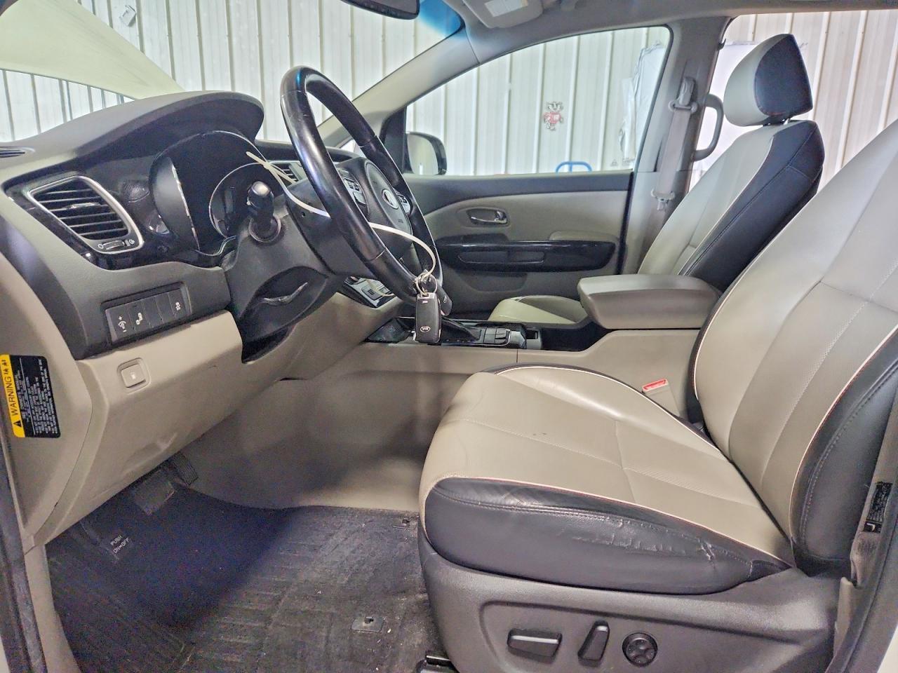 2016 KIA SEDONA