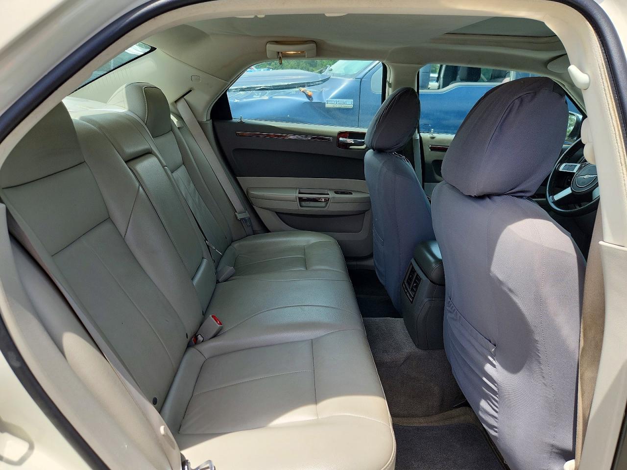 2010 CHRYSLER 300