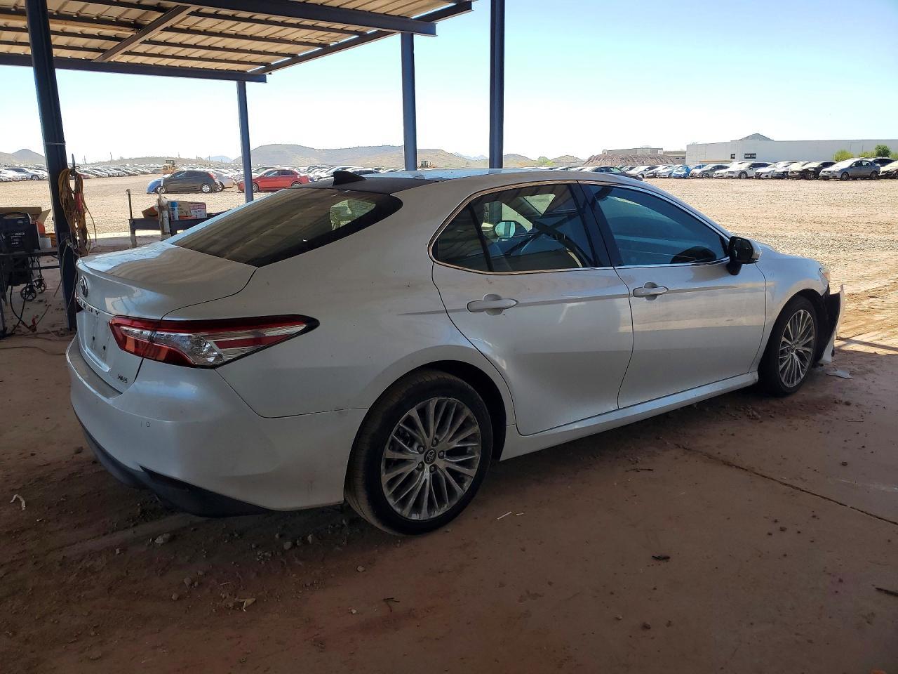 2018 TOYOTA CAMRY