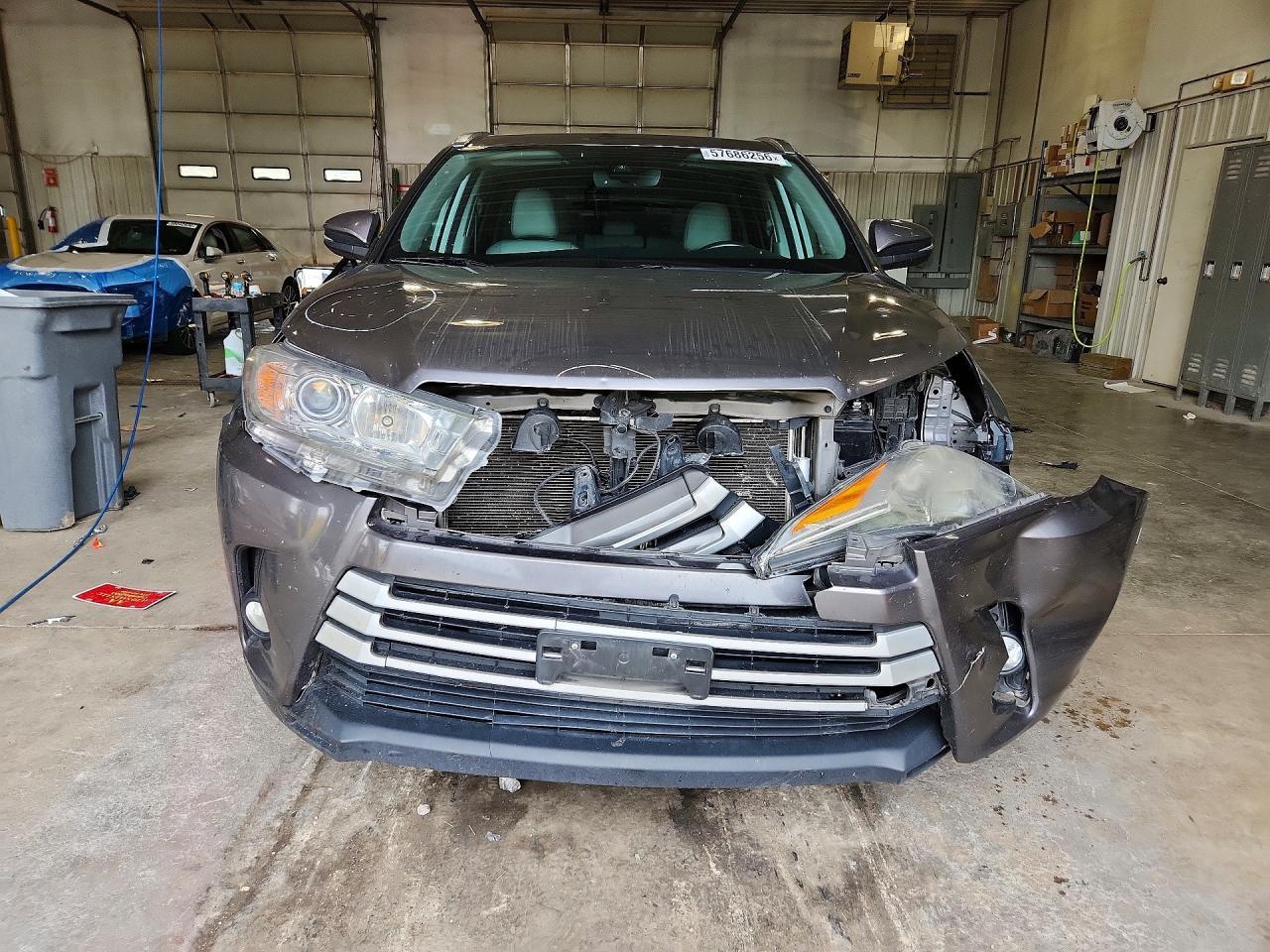 2018 TOYOTA HIGHLANDER