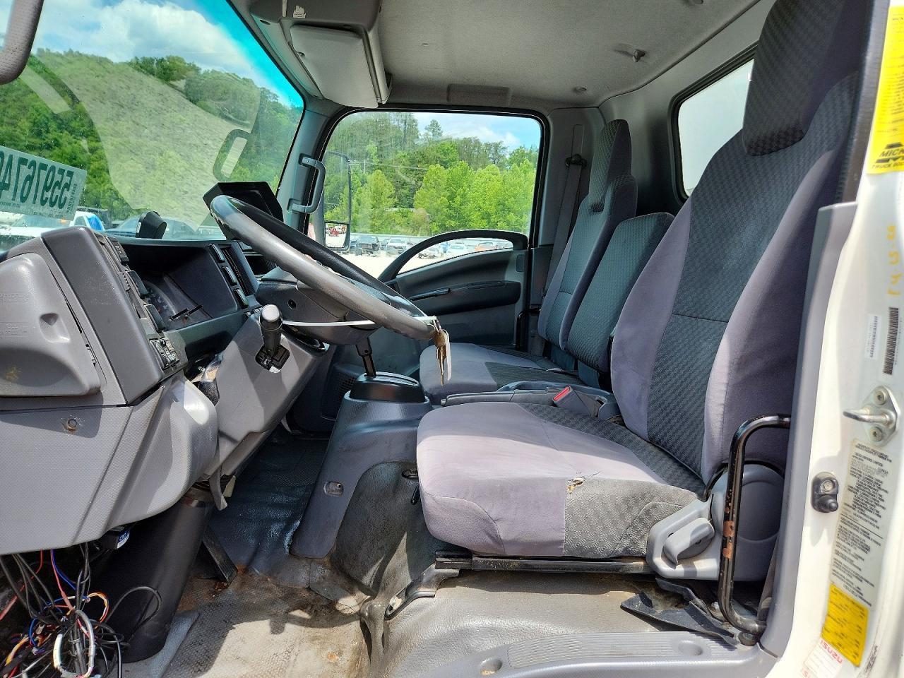 2015 ISUZU NQR