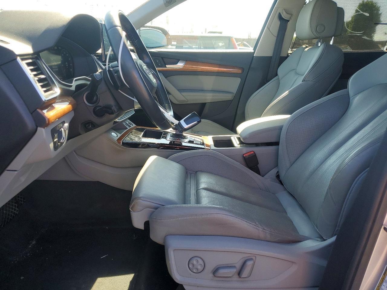 2022 AUDI Q5