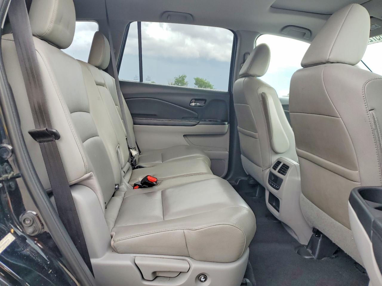 2016 HONDA PILOT