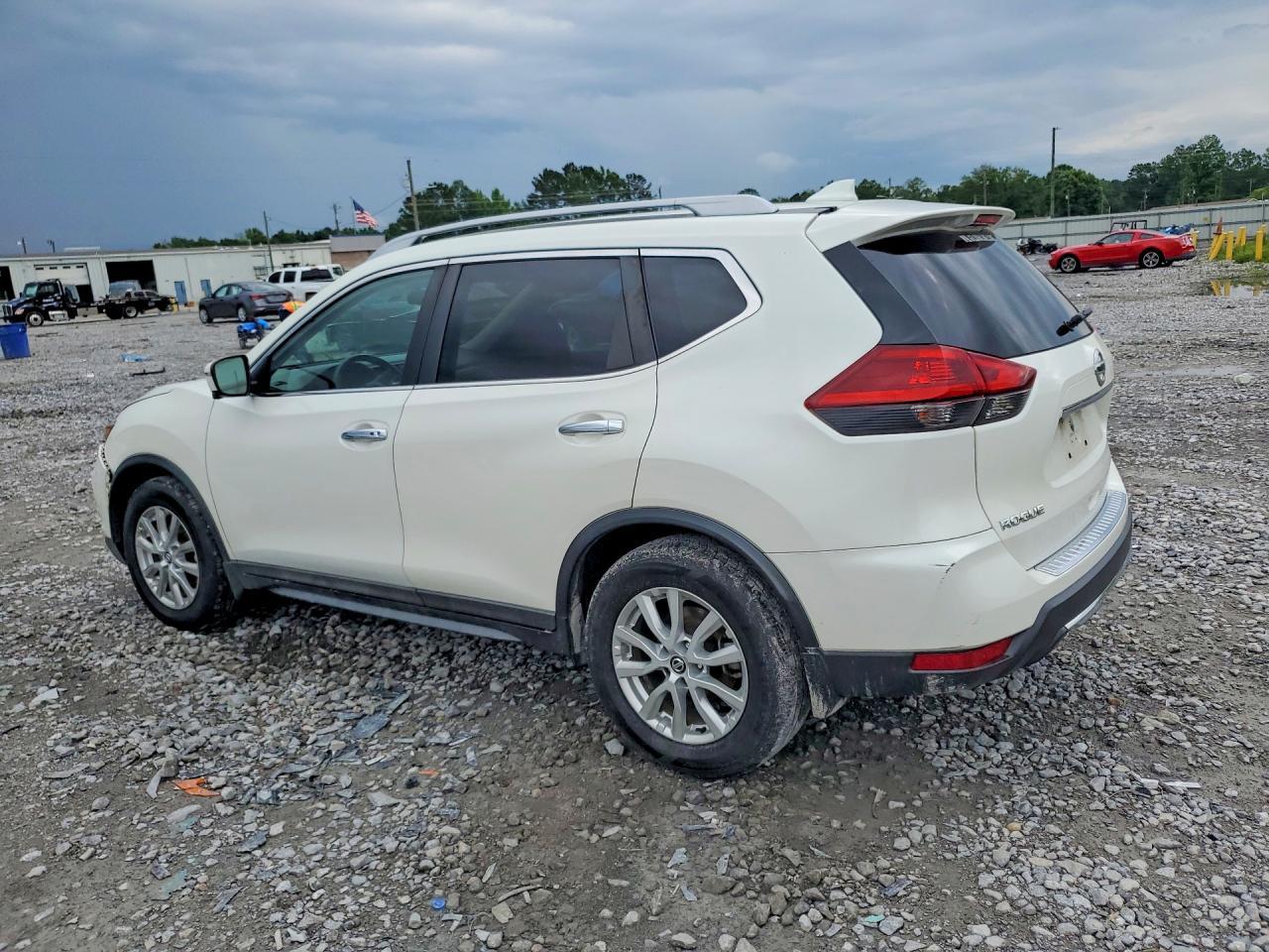 2018 NISSAN ROGUE