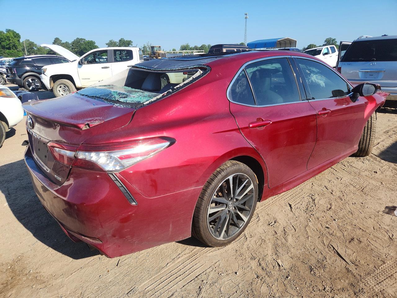 2018 TOYOTA CAMRY