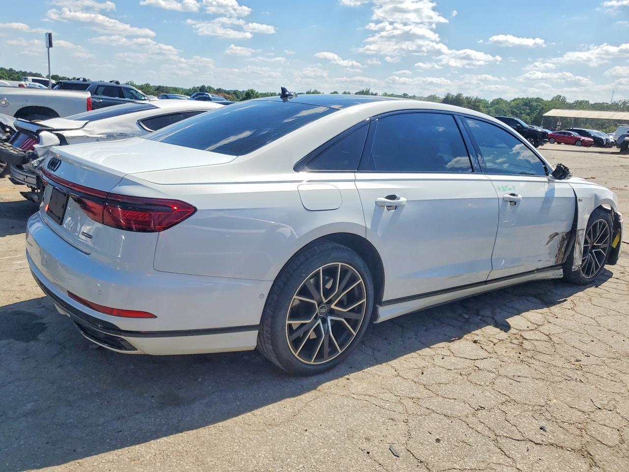 2021 AUDI A8
