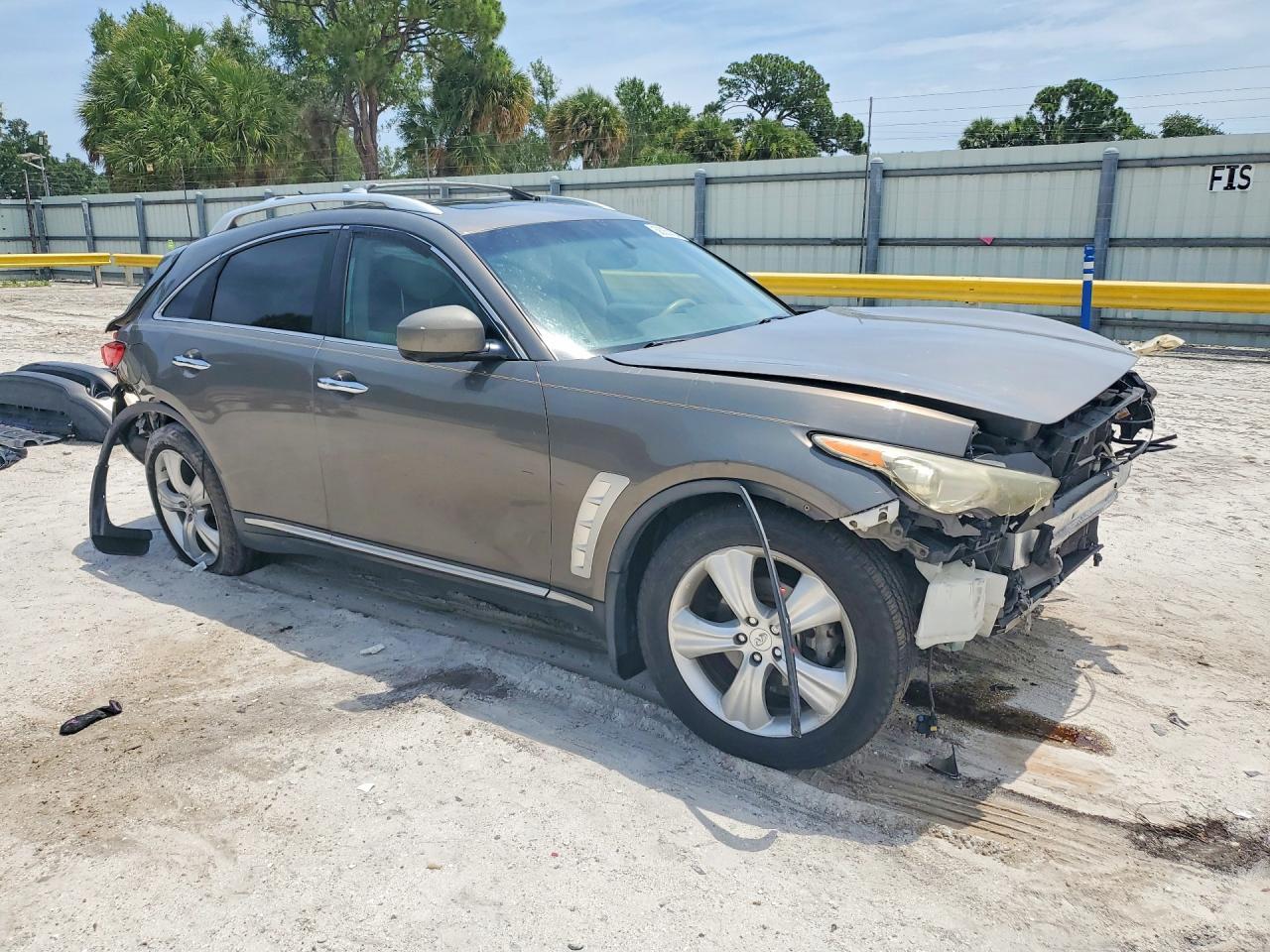 2010 INFINITI FX35
