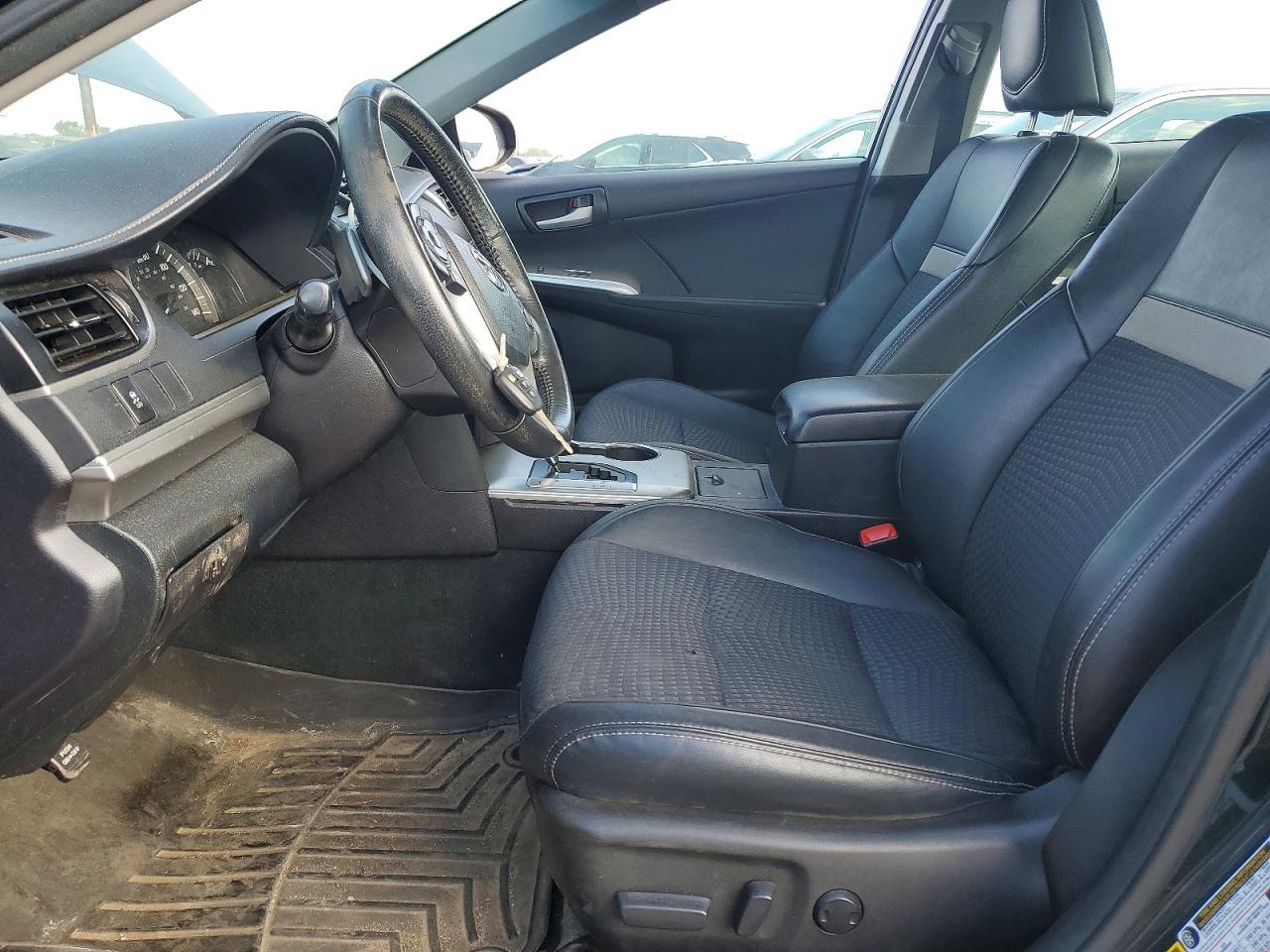 2014 TOYOTA CAMRY