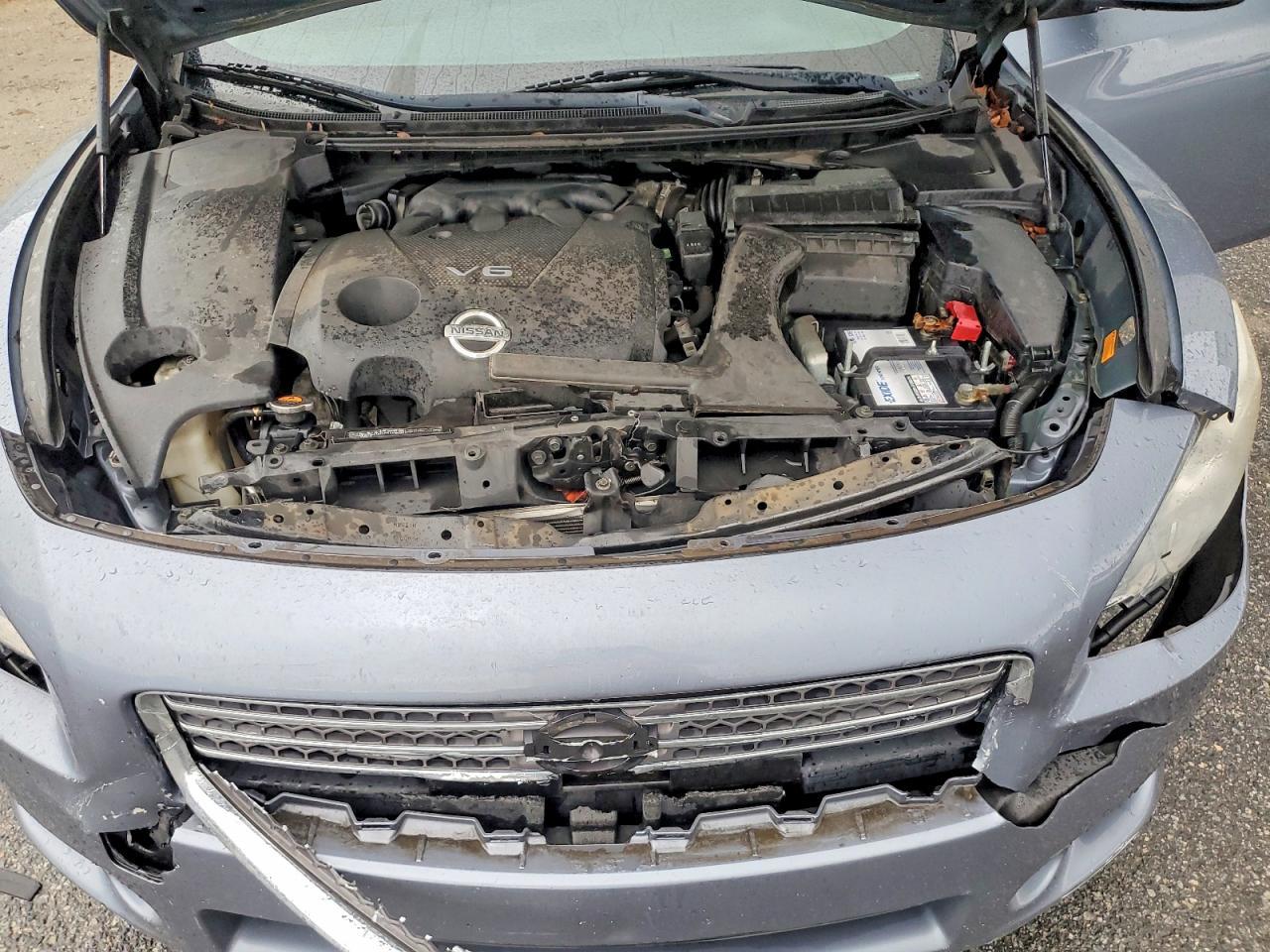 2010 NISSAN Maxima