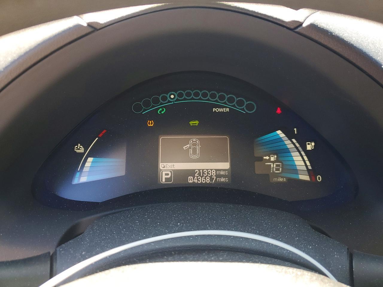2017 NISSAN LEAF