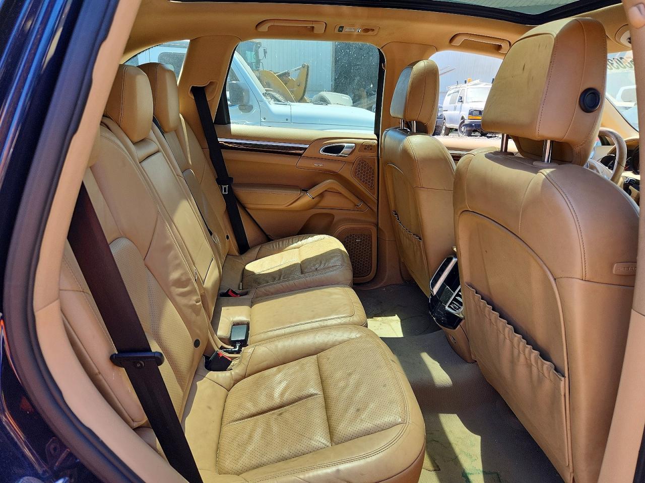 2012 PORSCHE CAYENNE