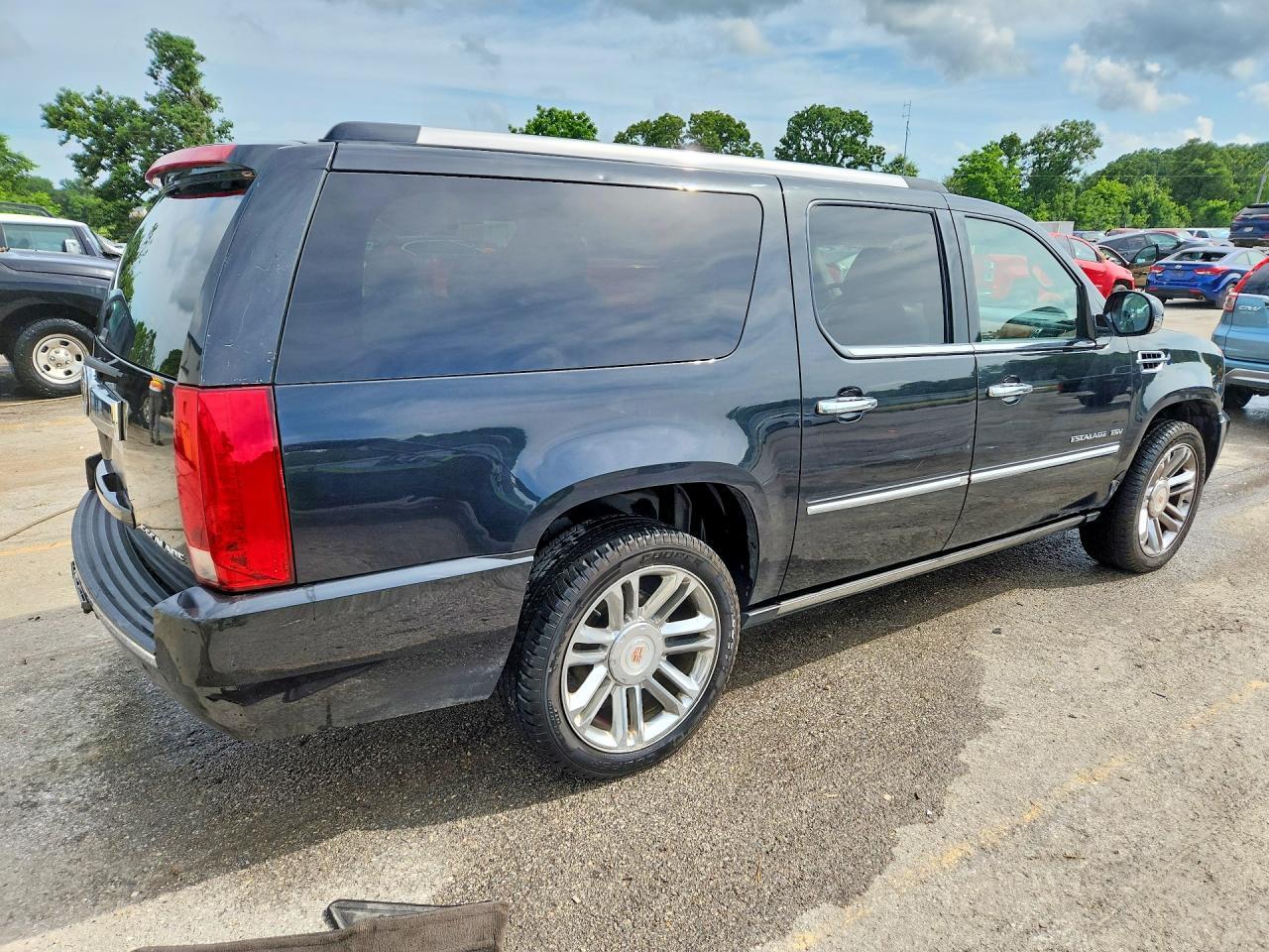 2012 CADILLAC Escalade ESV
