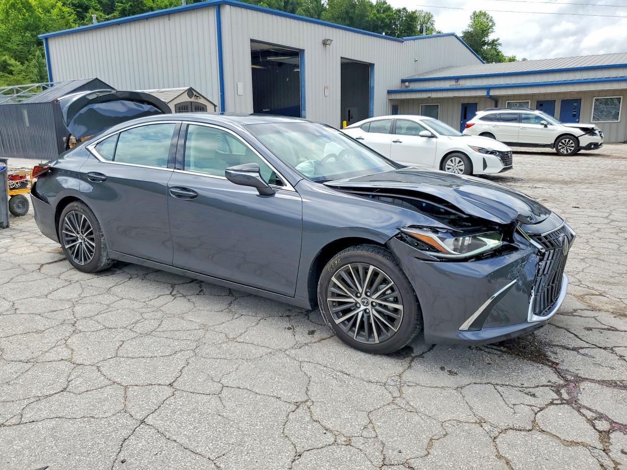 2025 LEXUS ES 350
