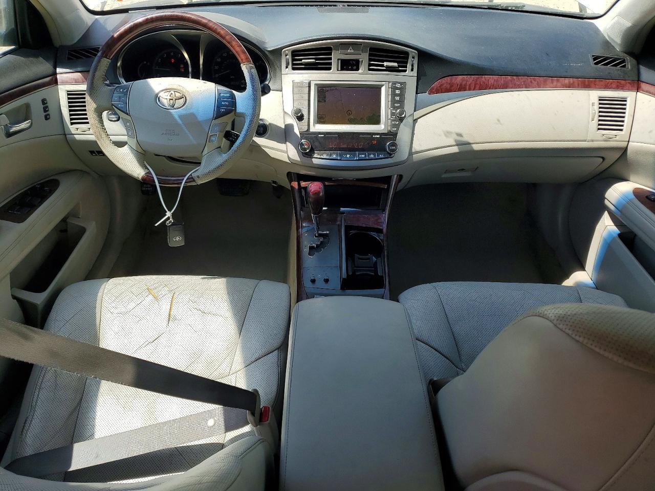 2011 TOYOTA Avalon