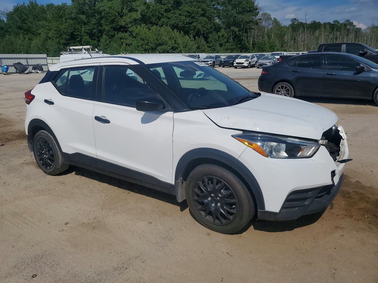 2020 NISSAN KICKS